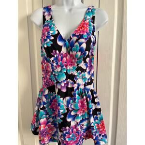 Maxine of Hollywood One Piece Swimsuit size 10, Beautiful Flower Print swim suit